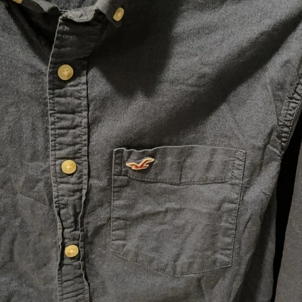 Hollister shirt - Picture 3 of 5